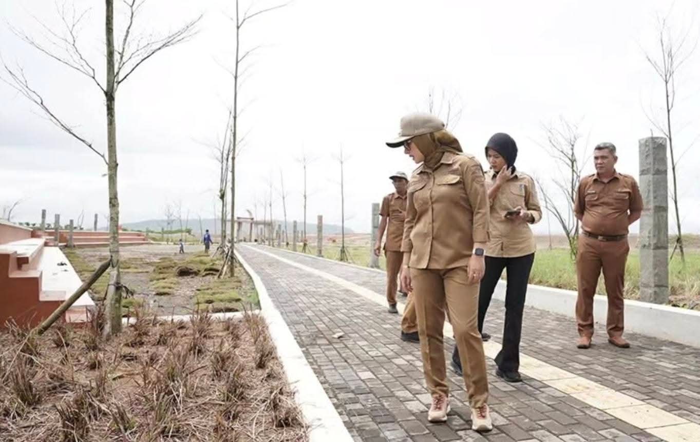 Bupati Citra Pitriyami Tinjau Kondisi Fasilitas Umum dan Jalan di Kawasan Wisata Pangandaran